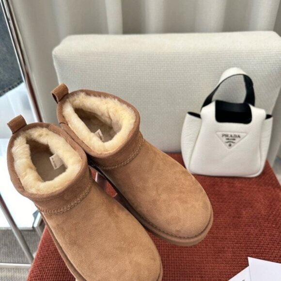 UGG Classic Ultra Mini Boots - Picture 3 of 9